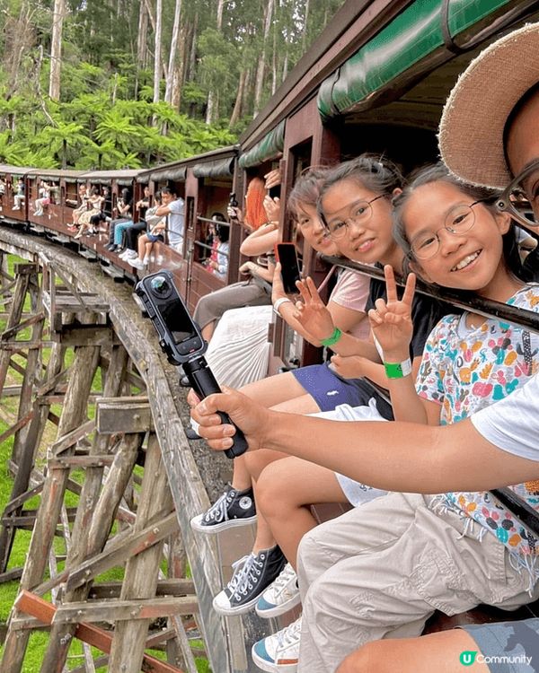 新年的時候我們一家到澳洲旅行！我們坐在蒸氣火車去觀光風吊，之...