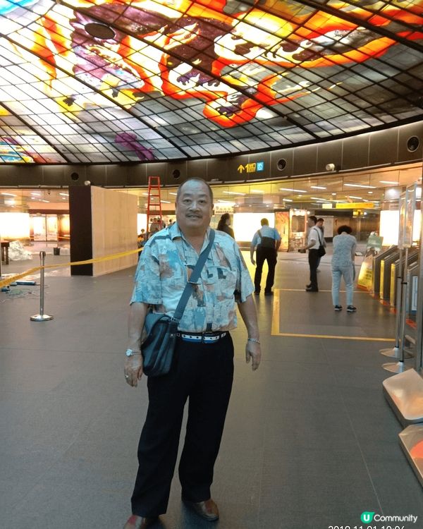 青島，及高雄美丽島地铁站