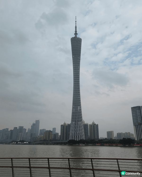 二沙島是珠江上的江心島，位於廣州大橋和海印大橋之間，海心沙的...
