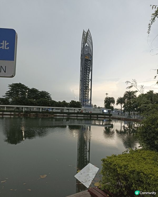 這裏是深圳大梅沙，有許多特別的景色同景物可以欣賞，非常適合一...