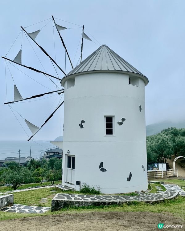 在小豆島上有草間彌生的波點南瓜， 希臘風車以及不同的藝術裝置...