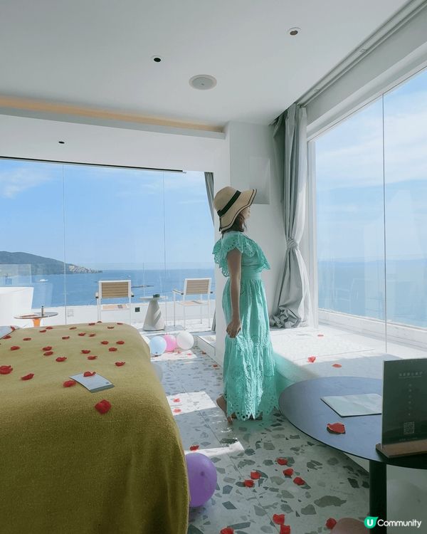 圖1-2:就是入住蜜悅聖托里尼，在房內拍的，房內的拱門真的適...