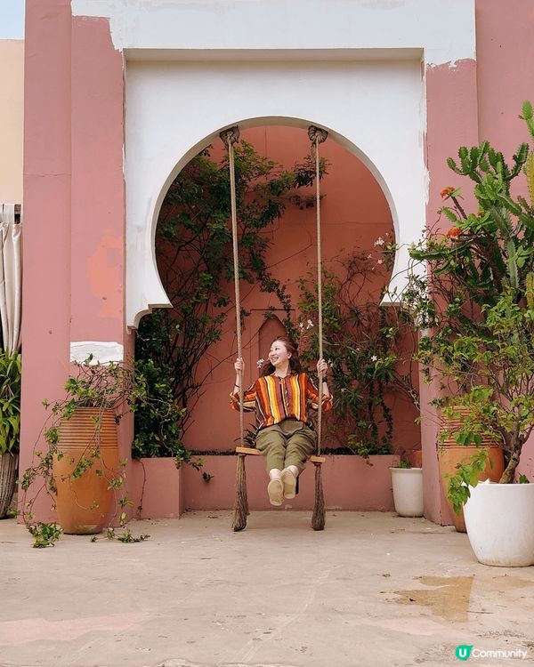 圖1-2:就是入住蜜悅聖托里尼，在房內拍的，房內的拱門真的適...