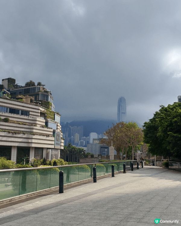 去到尖沙咀，當然要去鐘樓打下卡，又可以去文化中心吸收藝術氣息...