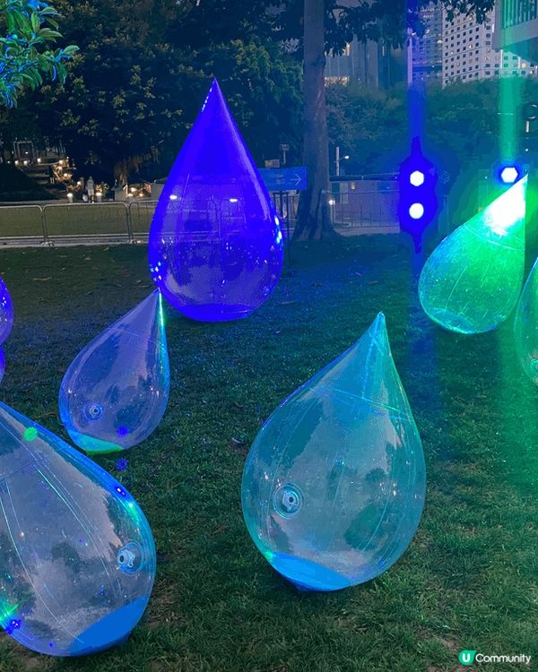 這是在天馬艦公園的水滴不倒翁，可以預約入內參觀的