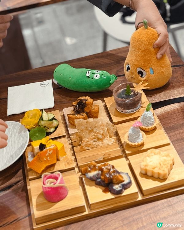 這個復活節，我哋走入咗一個色彩繽紛、滿載情緒同笑聲嘅小宇宙～...