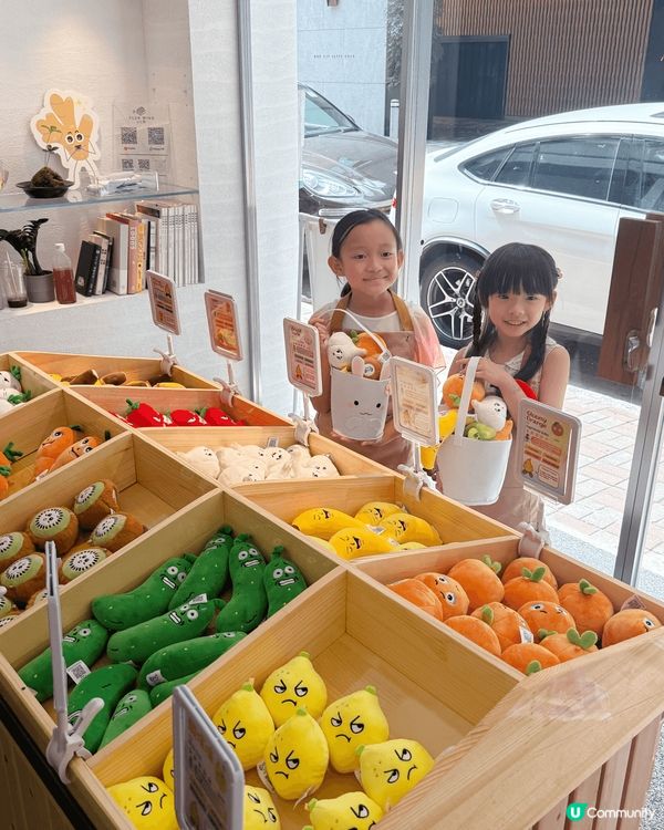 這個復活節，我哋走入咗一個色彩繽紛、滿載情緒同笑聲嘅小宇宙～...