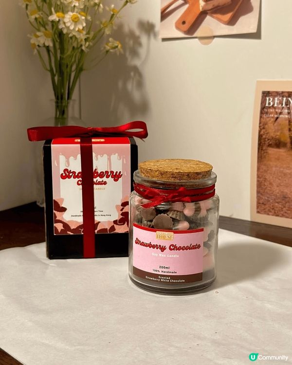 草莓朱古力粒粒杯蠟燭中每一粒“草莓朱古力”都是由大豆蠟同蜂蠟...