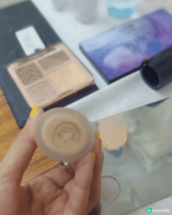 在試妝的過程中，我找到跟自己膚色同款的打底液，不用再調色了，...