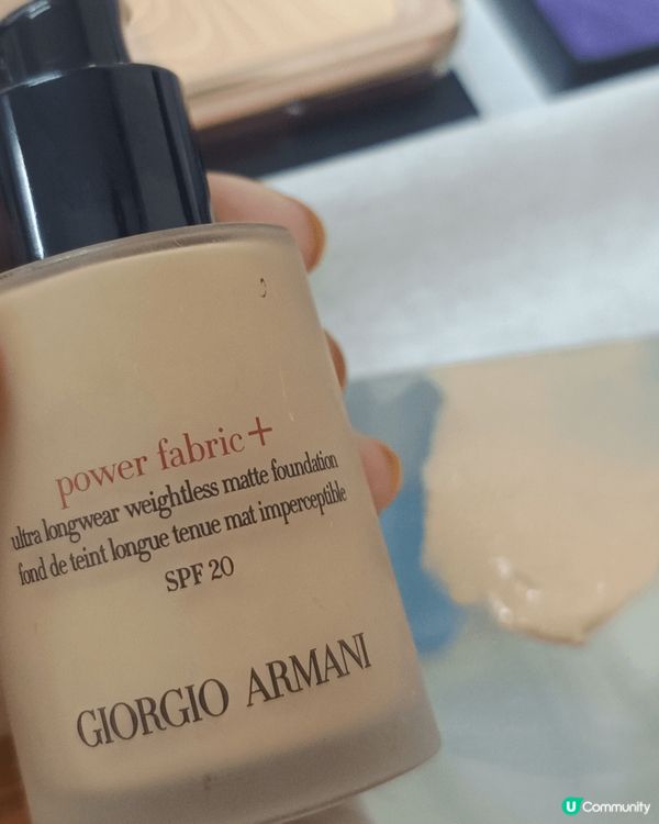 在試妝的過程中，我找到跟自己膚色同款的打底液，不用再調色了，...