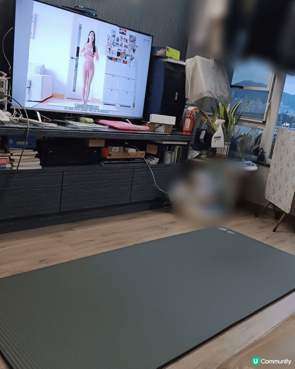 居家好物：瑜珈墊！捲起嚟唔會好阻礙空間，要用嘅時候攤出嚟，居...