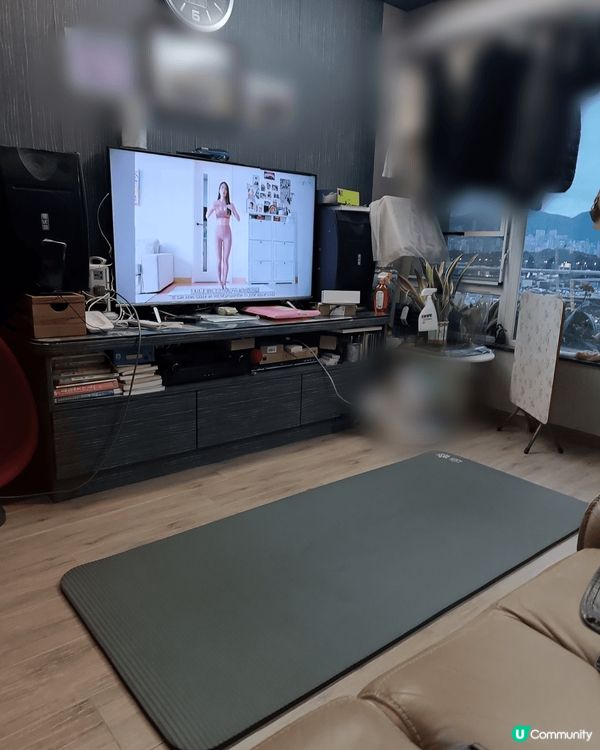 居家好物：瑜珈墊！捲起嚟唔會好阻礙空間，要用嘅時候攤出嚟，居...