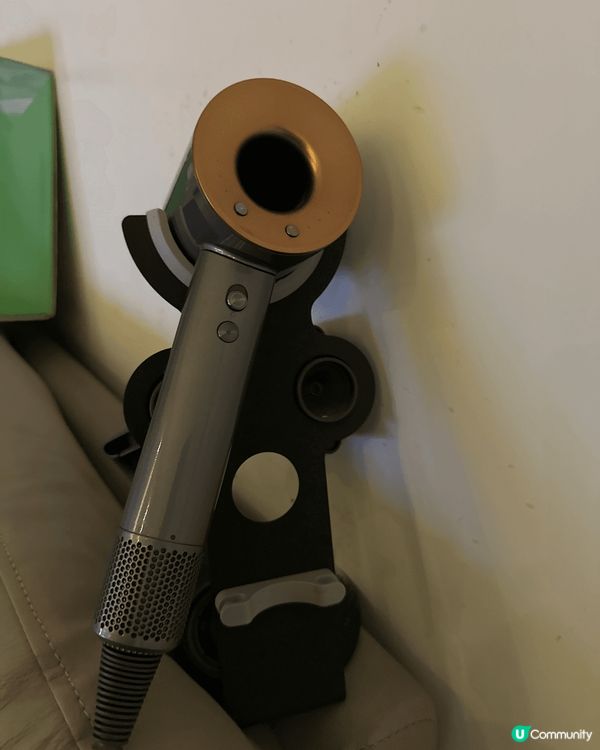 Dyson hair dryer 耐用，風力夠，design...