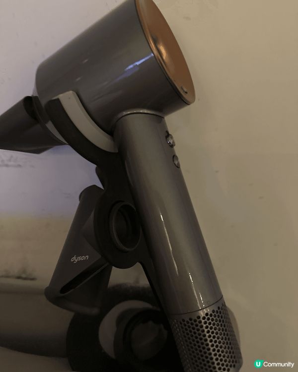 Dyson hair dryer 耐用，風力夠，design...