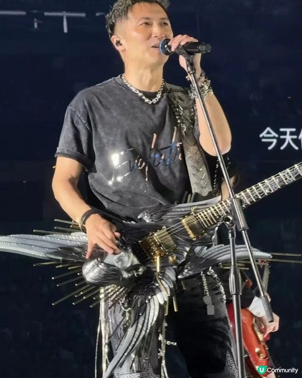 燈光設計好夢幻，襯托舞台超正！