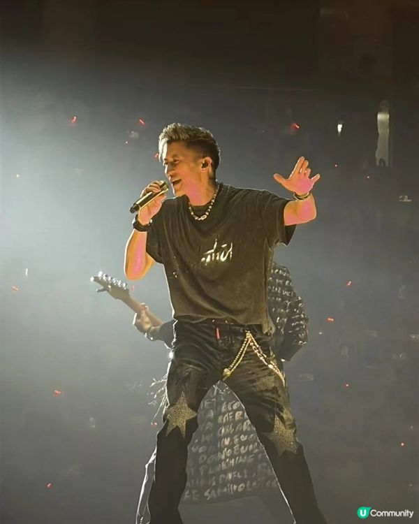 睇到大家一齊大合唱，感動到唔得！