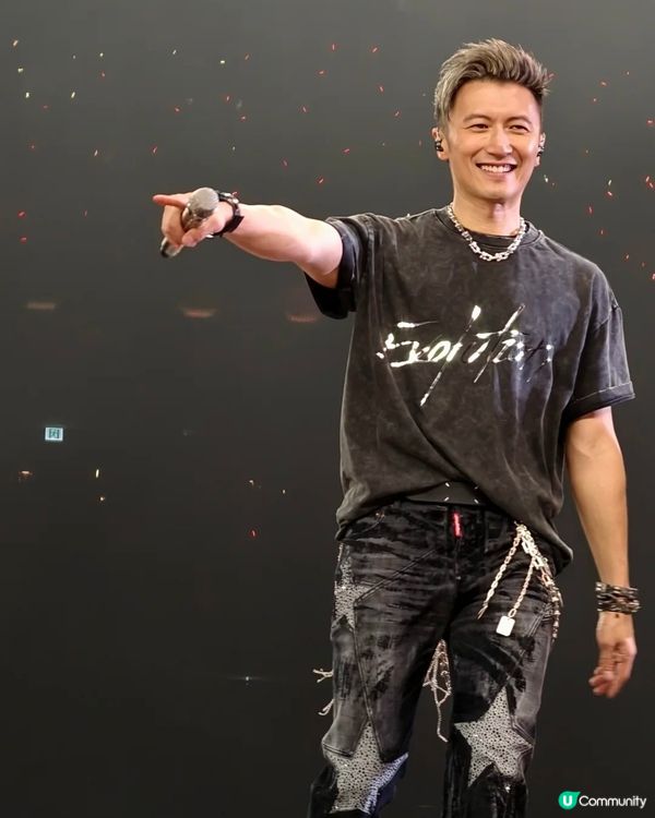 霆鋒台風強勁，完全hold住全場！