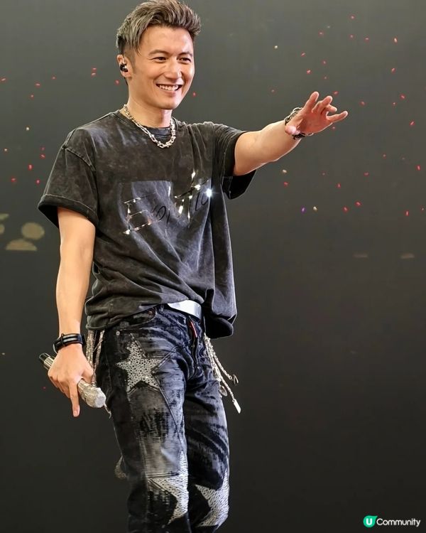 全場都沉醉喺音樂氣氛入面！