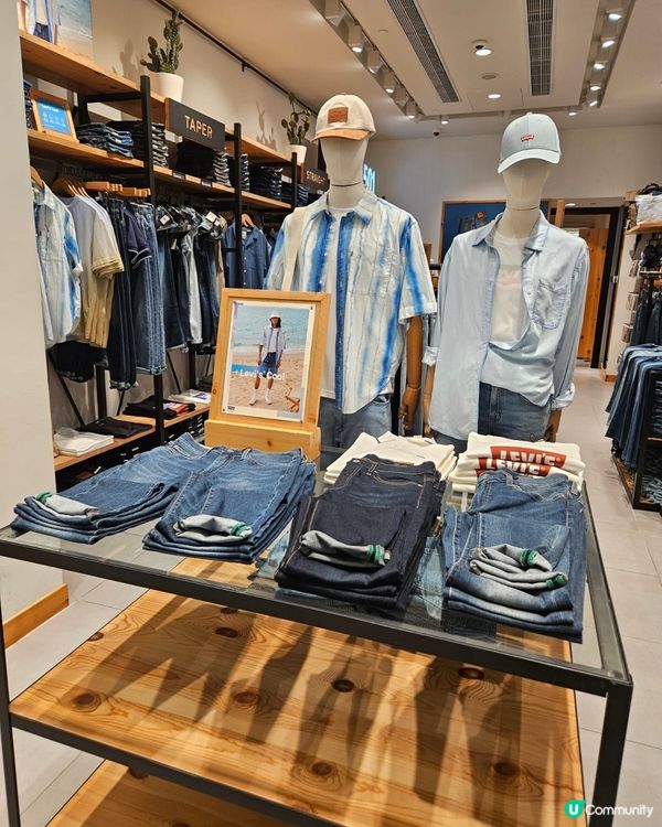 春夏來了，是換季的時候啦，不知道該穿搭什麼？穿牛仔褲也是一種...