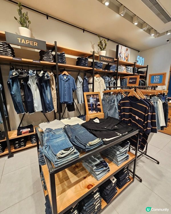 春夏來了，是換季的時候啦，不知道該穿搭什麼？穿牛仔褲也是一種...