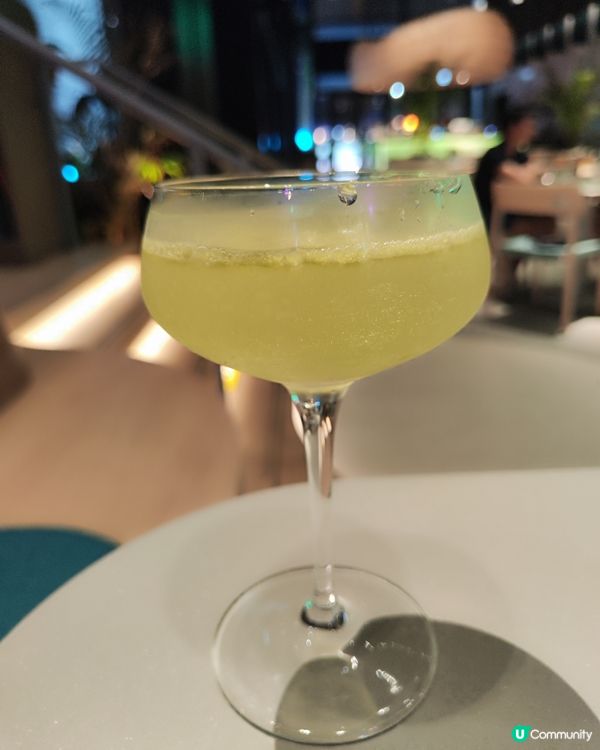 🏄‍♀️市區衝浪餐廳？！  食飯睇表演，真係估你唔到！