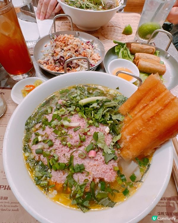 金鐘越式暴擊！生牛油條河粉🍜＋炸春卷超邪惡🫔😝