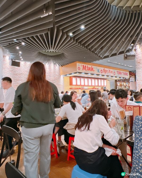 金鐘越式暴擊！生牛油條河粉🍜＋炸春卷超邪惡🫔😝