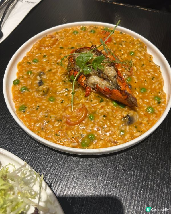 環境舒適，chill lunch. 肉眼扒七成熟啱啱好😋