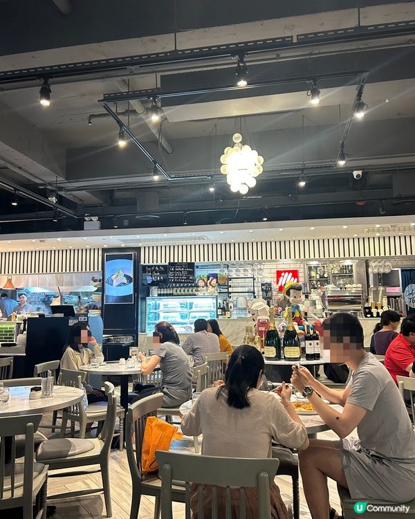 環境舒適，chill lunch. 肉眼扒七成熟啱啱好😋