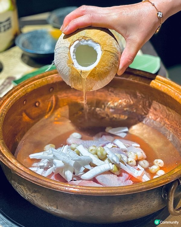 正到不得了👍🏻👍🏻巨清甜又重料既椰子雞💕