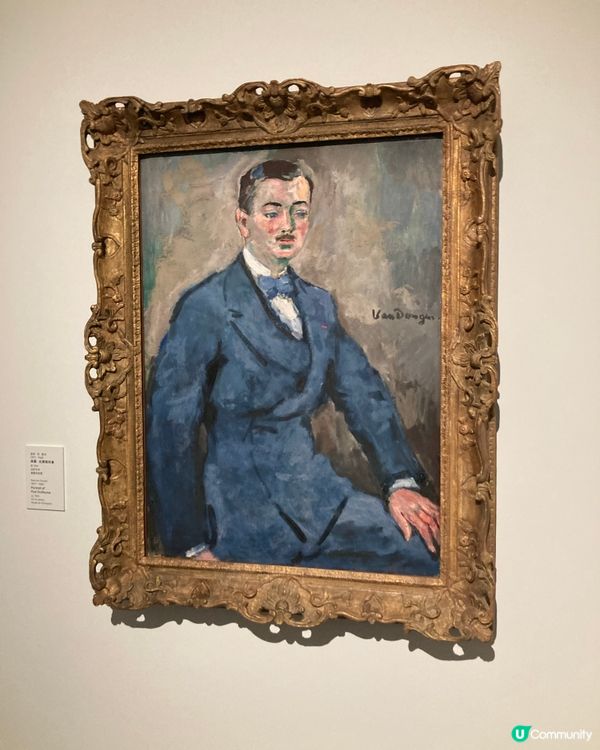 藝術館的抽象畫作展覽