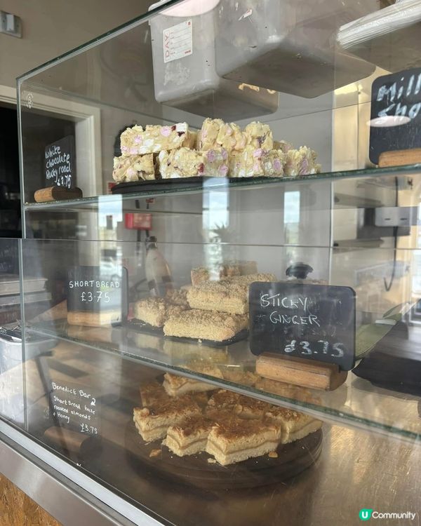 英國遇見櫻花的羊羊咖啡店