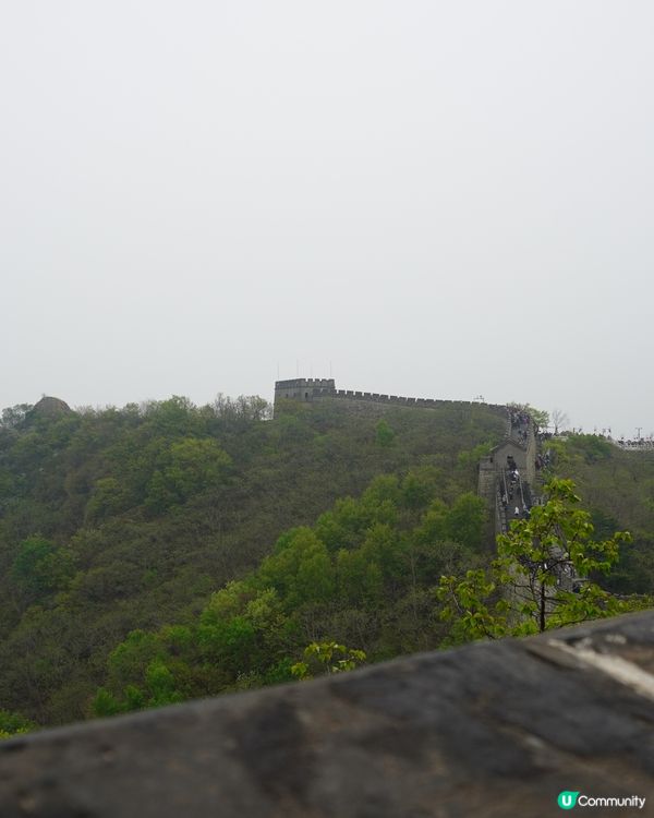 慕田峪長城，雨霧中的壯麗 🌫️🏯