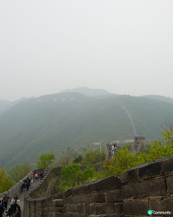 慕田峪長城，雨霧中的壯麗 🌫️🏯