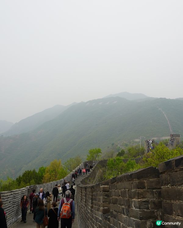 慕田峪長城，雨霧中的壯麗 🌫️🏯