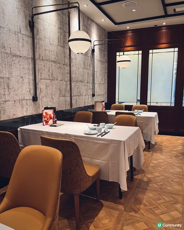 母親節就到啦！🎉  荃灣荃新天地八月花，儀式感中菜答謝媽咪❤️