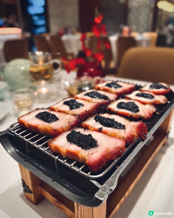 母親節就到啦！🎉  荃灣荃新天地八月花，儀式感中菜答謝媽咪❤️