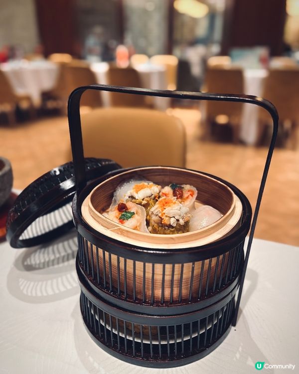 母親節就到啦！🎉  荃灣荃新天地八月花，儀式感中菜答謝媽咪❤️