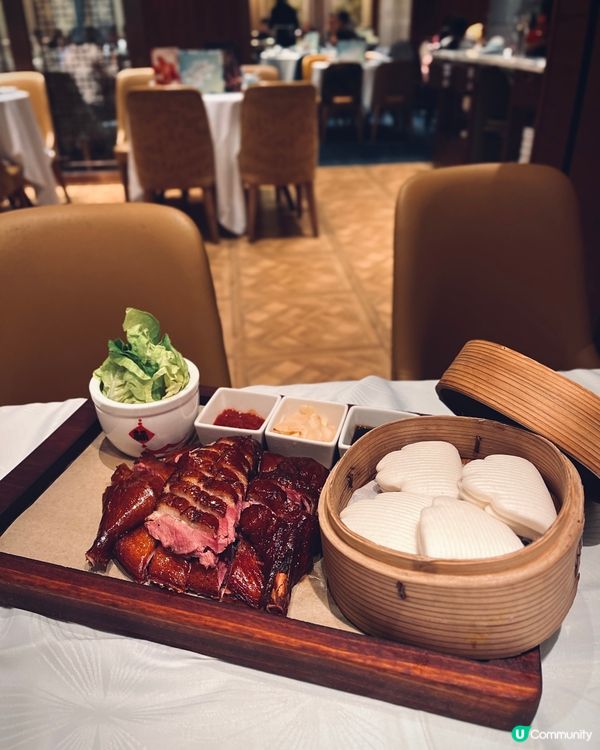 母親節就到啦！🎉  荃灣荃新天地八月花，儀式感中菜答謝媽咪❤️