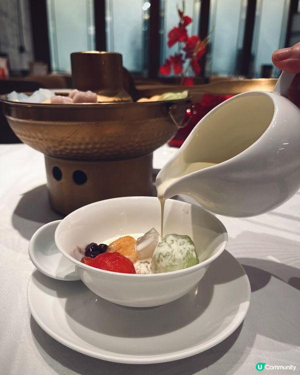 母親節就到啦！🎉  荃灣荃新天地八月花，儀式感中菜答謝媽咪❤️