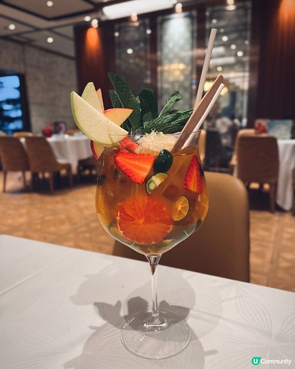 母親節就到啦！🎉  荃灣荃新天地八月花，儀式感中菜答謝媽咪❤️