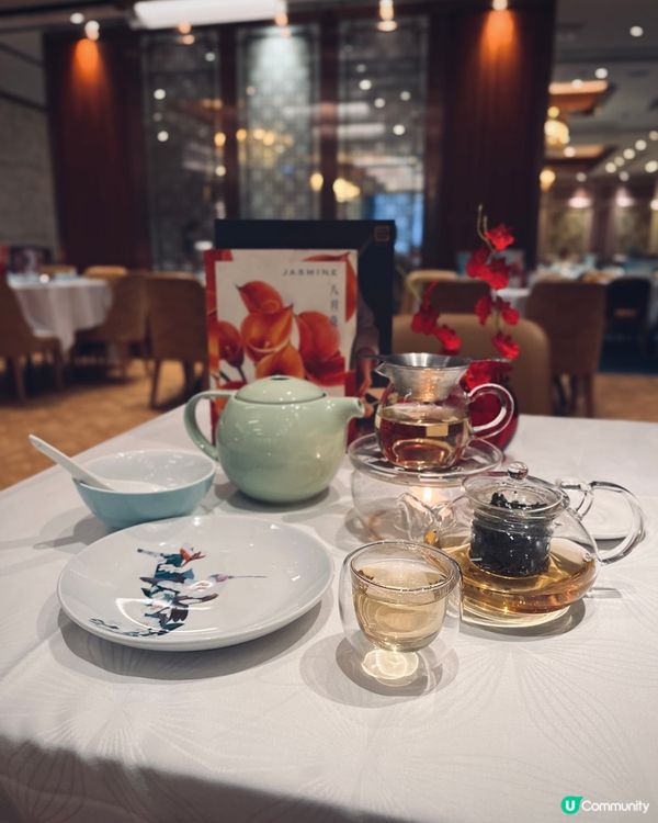 母親節就到啦！🎉  荃灣荃新天地八月花，儀式感中菜答謝媽咪❤️