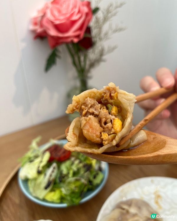 元朗全日早餐 🍳🥓🥐
份量十足，擺盤精緻，煙三文魚、香腸、黑