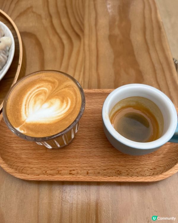 元朗全日早餐 🍳🥓🥐
份量十足，擺盤精緻，煙三文魚、香腸、黑