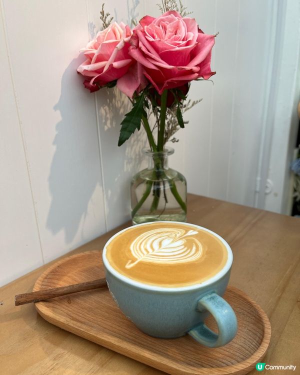 元朗全日早餐 🍳🥓🥐
份量十足，擺盤精緻，煙三文魚、香腸、黑