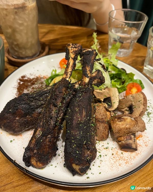 咖啡燒汁烤豬仔髀🤤  太子賞島咖啡屋