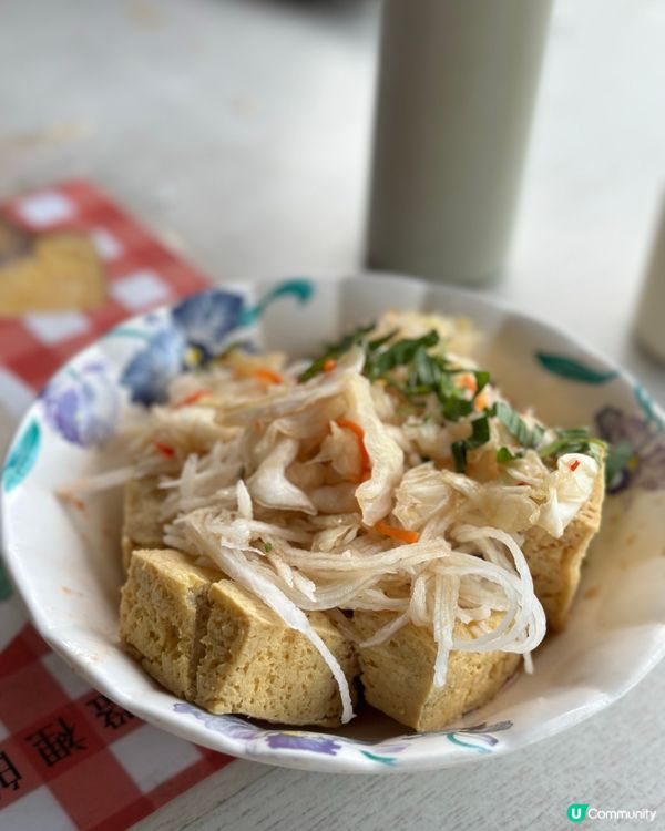 花蓮玉里橋頭臭豆腐，人龍長到要排隊！🤤
