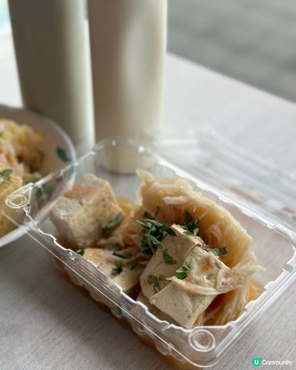 花蓮玉里橋頭臭豆腐，人龍長到要排隊！🤤