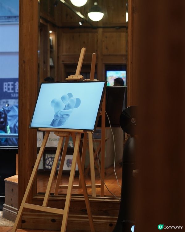 近期大熱黑膠咖啡店 配上畫廊氛圍