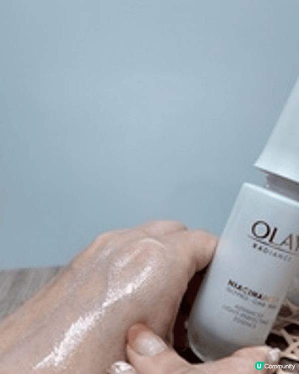 自從開始用咗OLAY水光小白瓶，由「無光澤」變到「水潤透亮」...